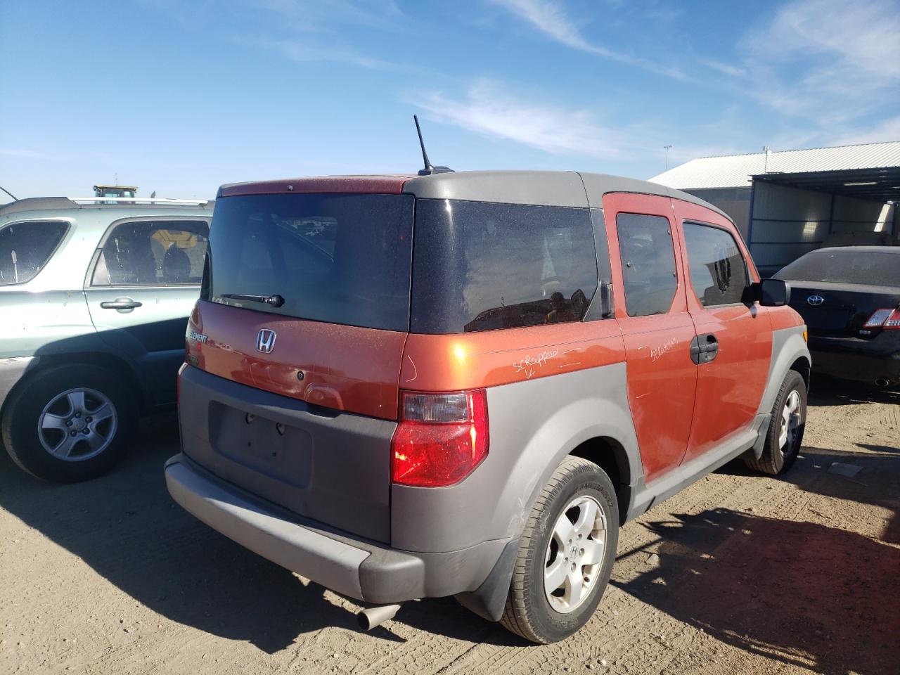 Photo 4 from auction – 2005 HONDA ELEMENT EX with VIN 5J6YH18645L003199