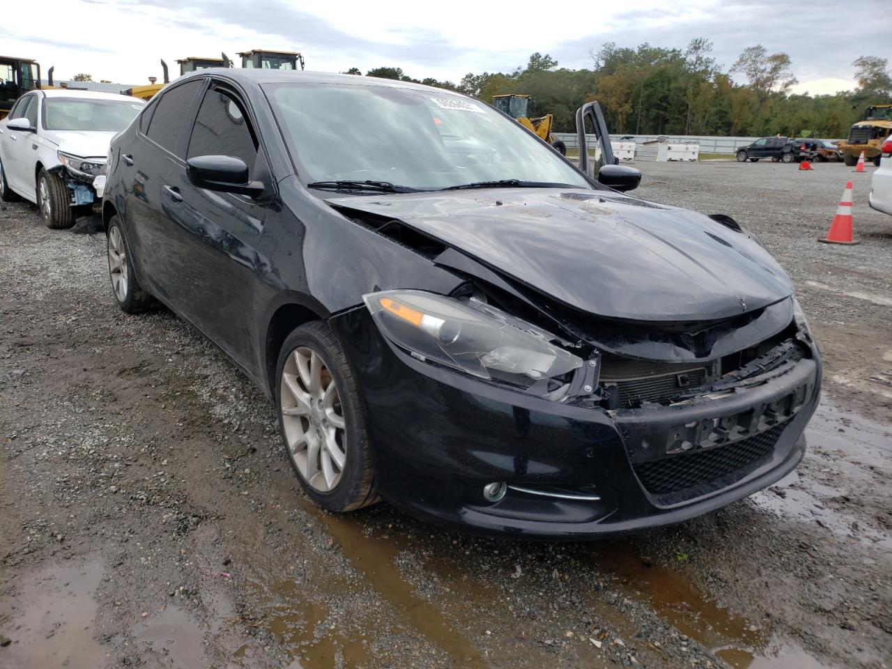 DODGE DART SXT 2013 with VIN 1C3CDFBAXDD332928 - Photo from auction