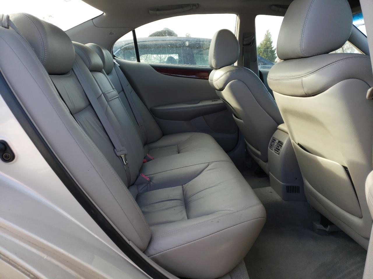 Photo 6 from auction – 2004 LEXUS ES 330 with VIN JTHBA30G640015031