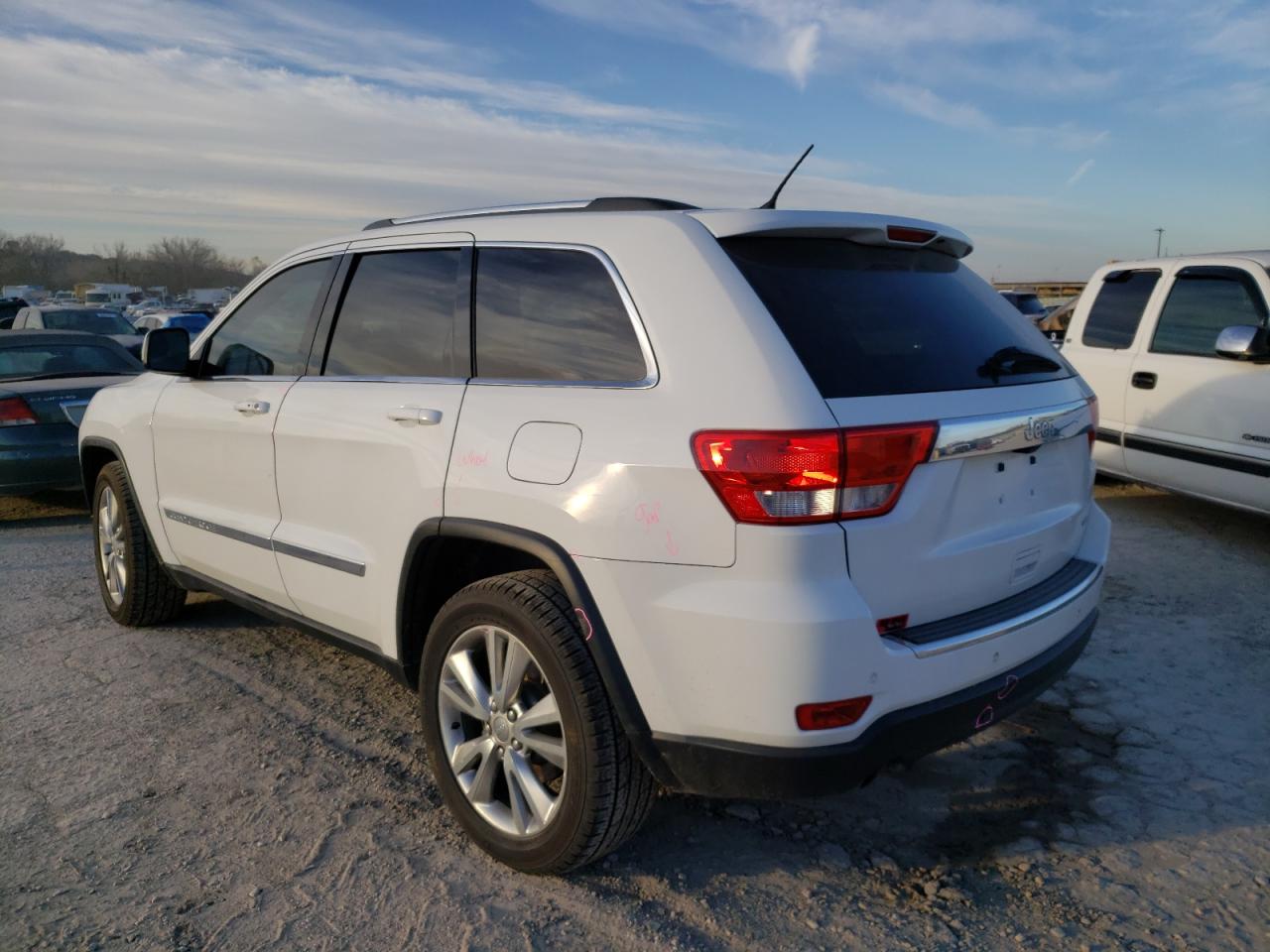 Photo 3 from auction – 2013 JEEP GRAND CHER with VIN 1C4RJFAT0DC594108