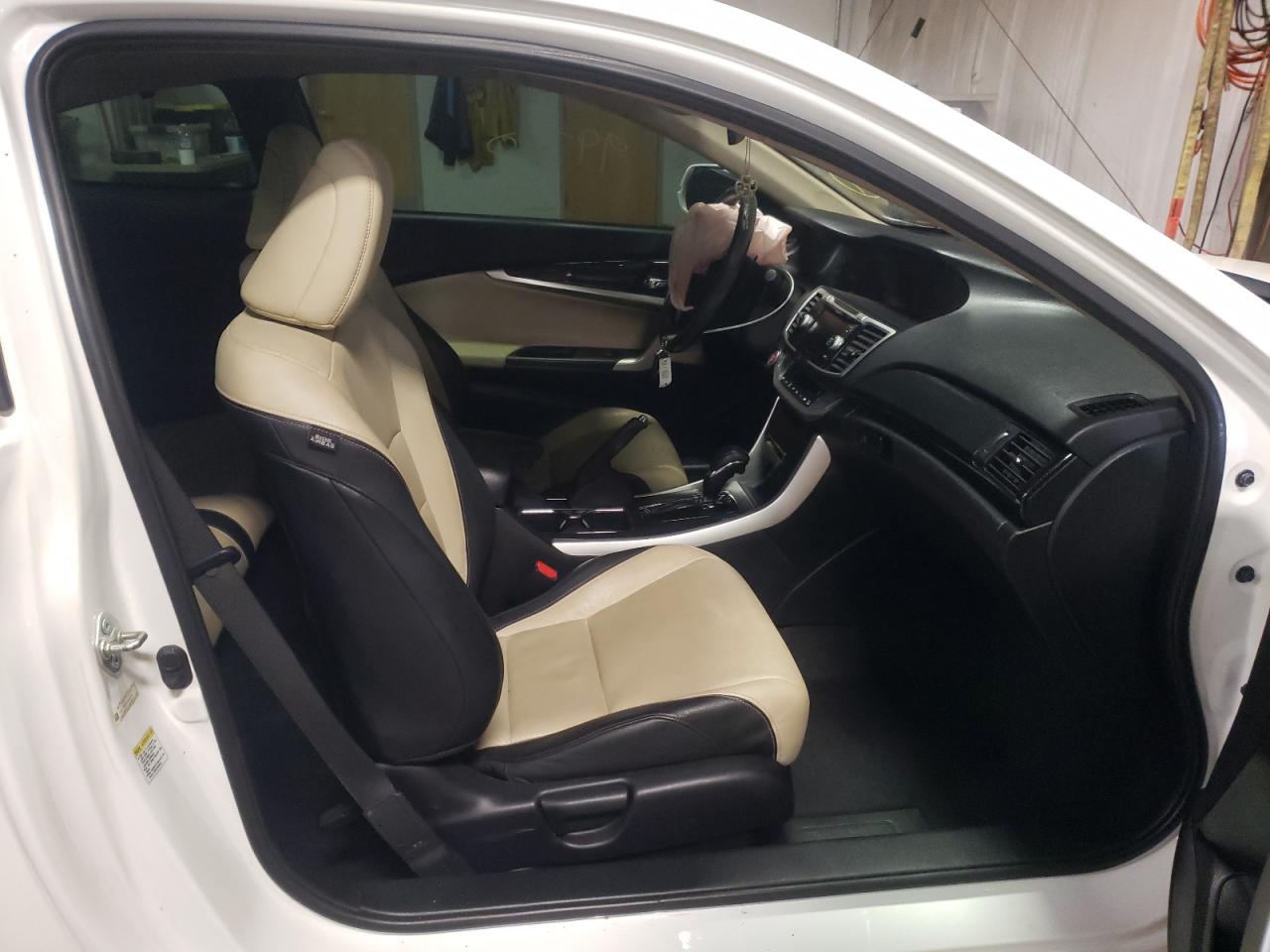 Photo 5 from auction – 2014 HONDA ACCORD EXL with VIN 1HGCT1B86EA009706