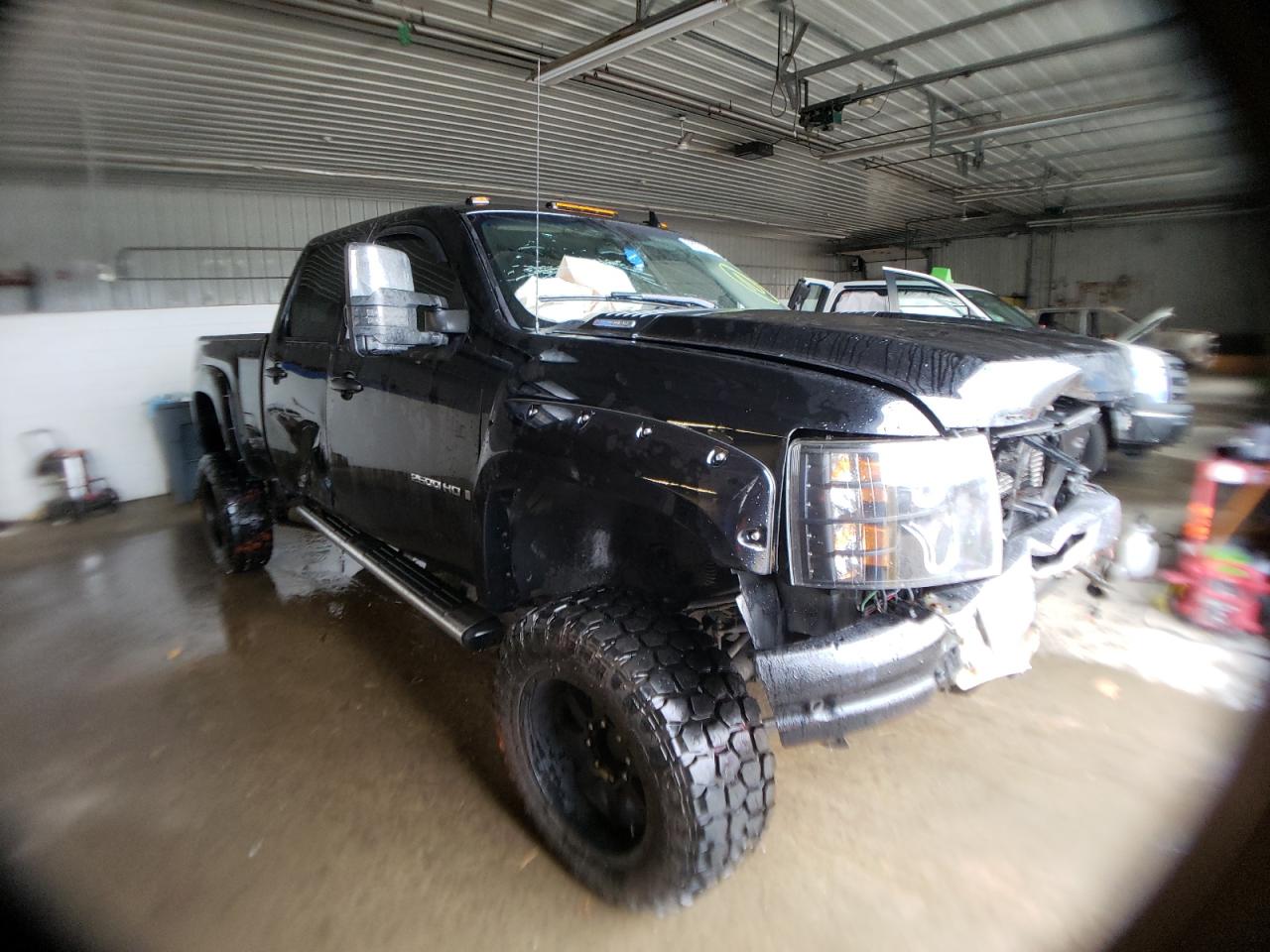CHEVROLET SILVERADO 2007 with VIN 1GCHK23697F518950 - Photo from auction