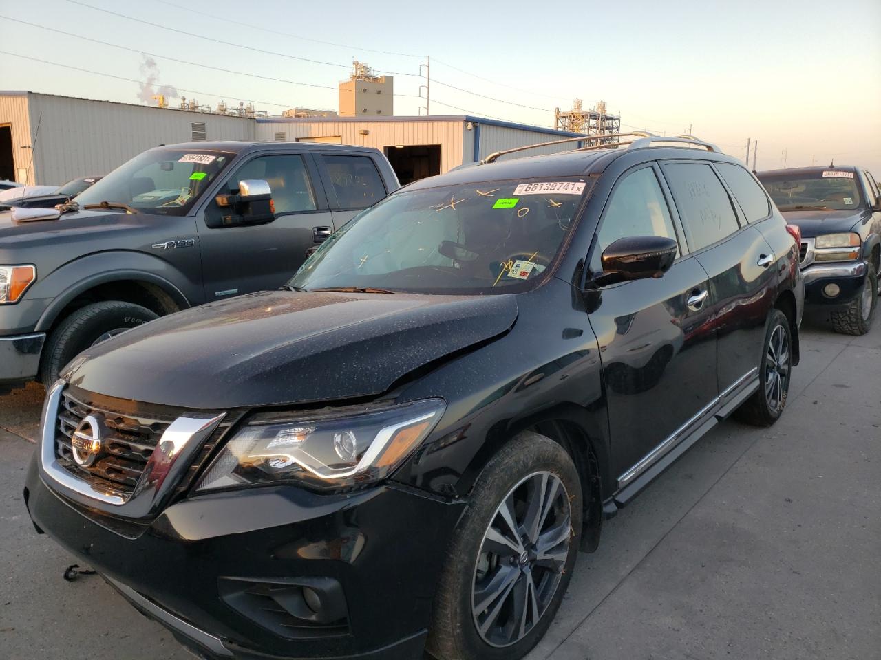 Photo 2 from auction – 2019 NISSAN PATHFINDER with VIN 5N1DR2MN2KC646517