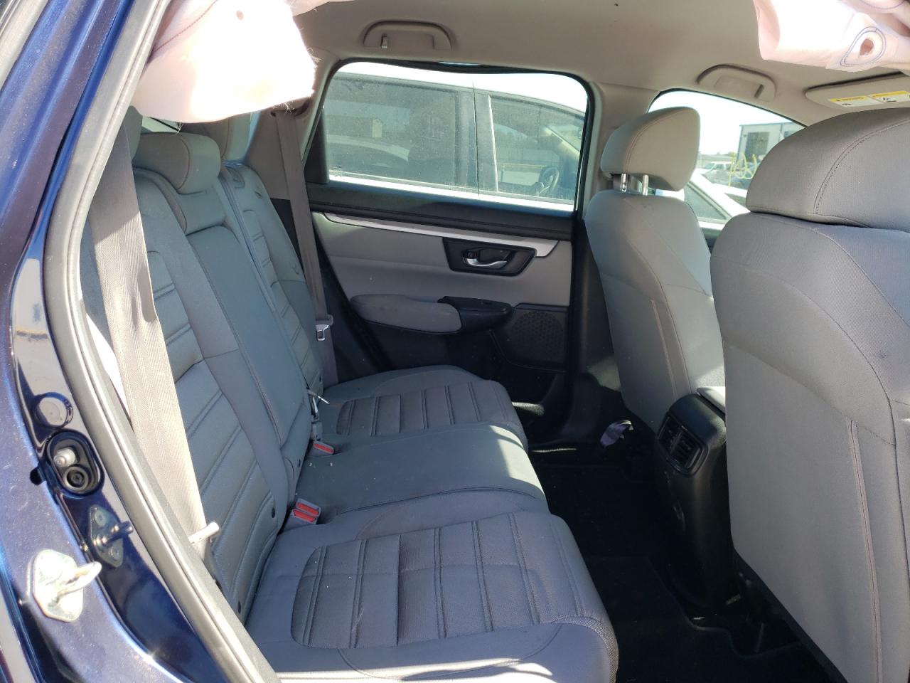 Photo 6 from auction – 2017 HONDA CR-V LX with VIN 7FARW5H33HE001971