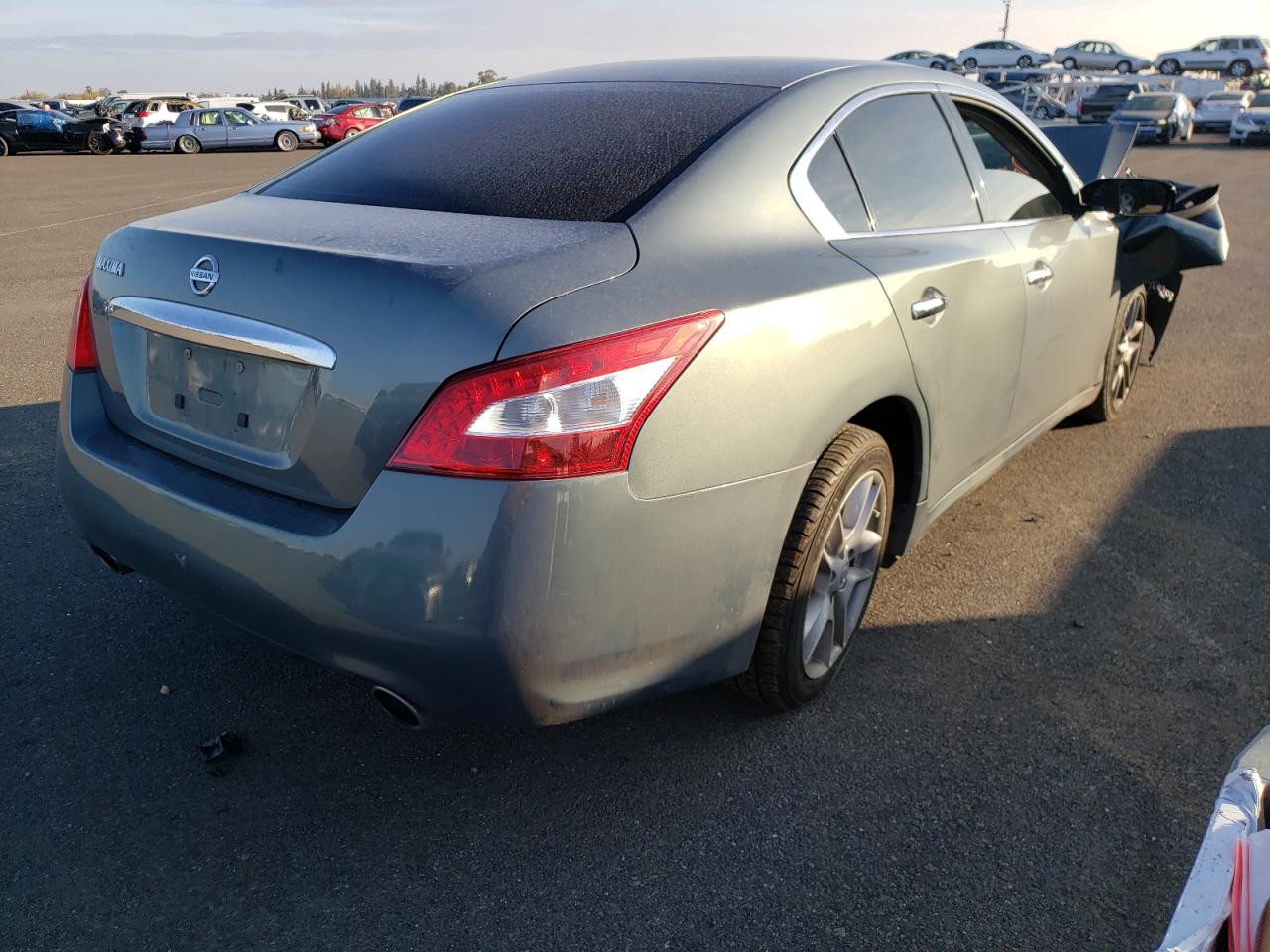 Photo 4 from auction – 2011 NISSAN MAXIMA S with VIN 1N4AA5AP5BC811052