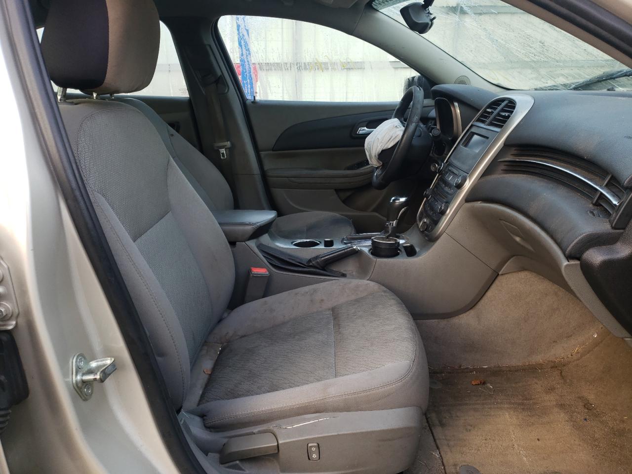 Photo 5 from auction – 2014 CHEVROLET MALIBU LS with VIN 1G11B5SL5EF240659