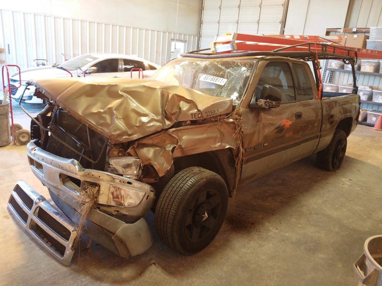 Photo 2 from auction – 2000 DODGE RAM 1500 with VIN 1B7HC13Y3YJ172174