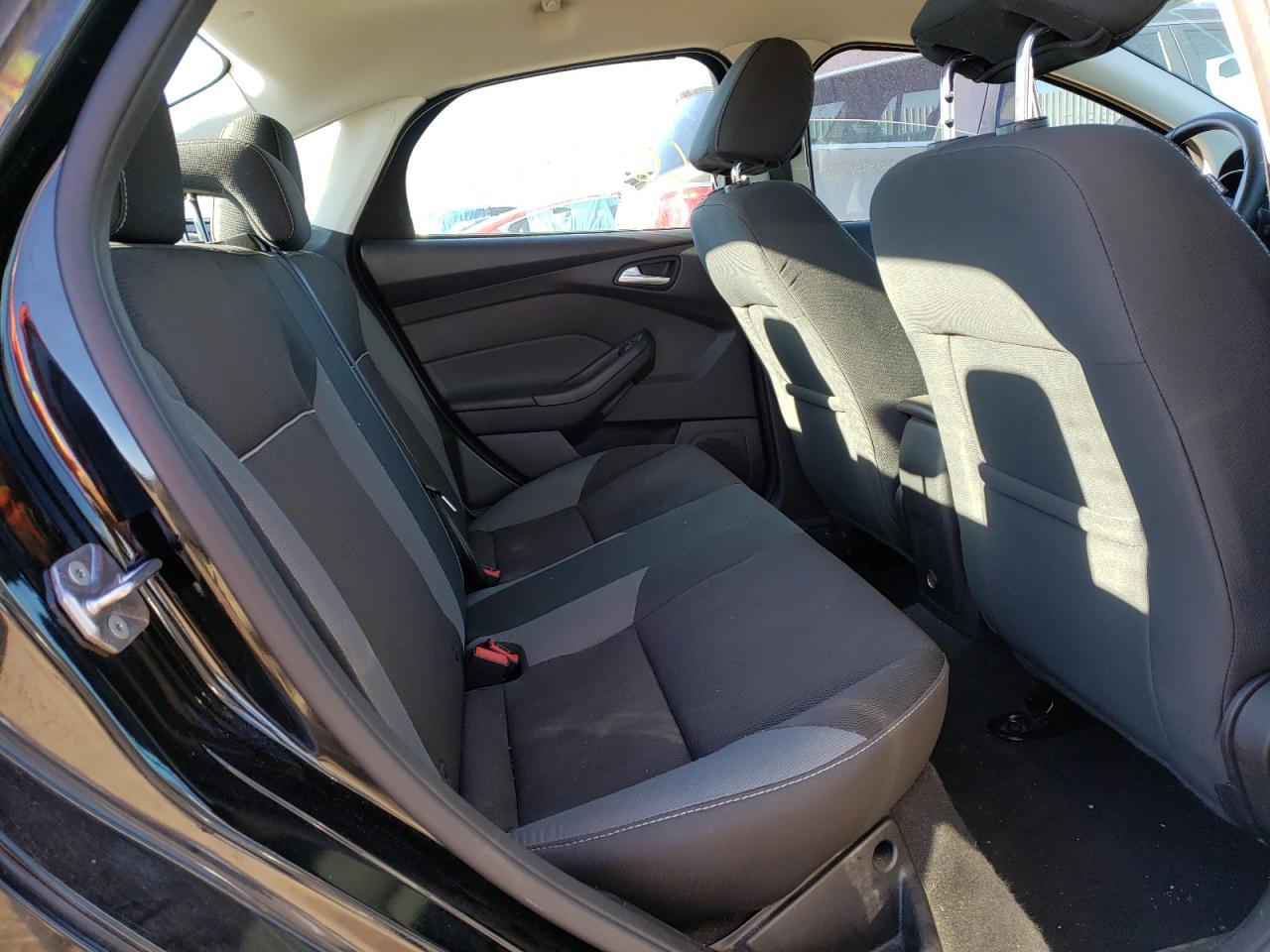 Photo 6 from auction – 2014 FORD FOCUS SE with VIN 1FADP3F25EL398258