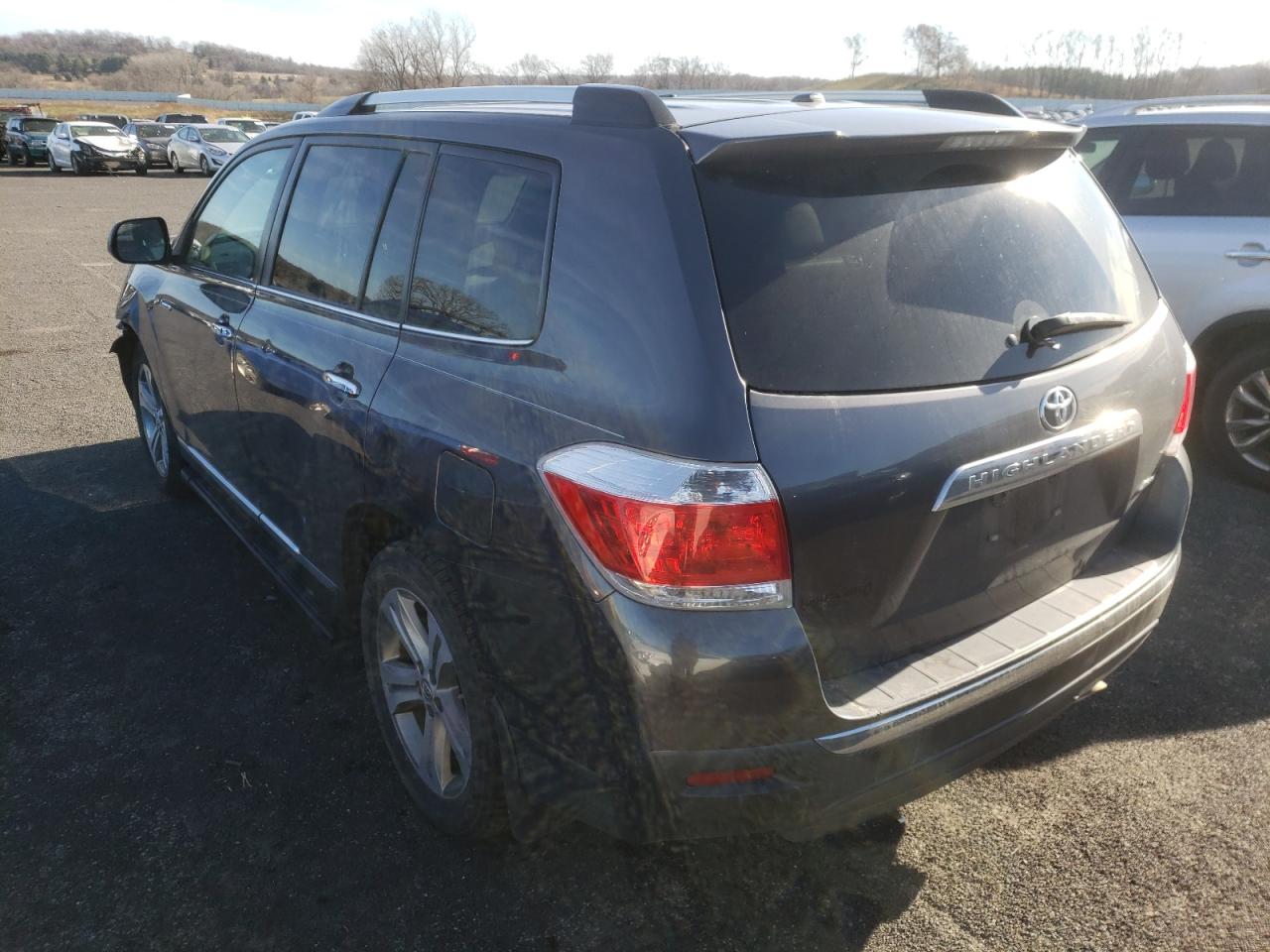 Photo 3 from auction – 2011 TOYOTA HIGHLANDER with VIN 5TDDK3EH2BS076931