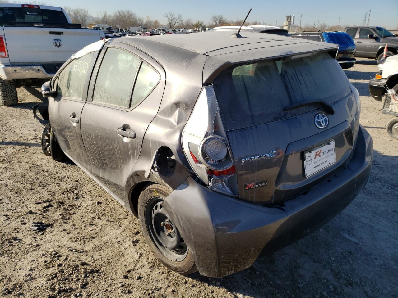 Photo 3 from auction – 2014 TOYOTA PRIUS C with VIN JTDKDTB38E1084012