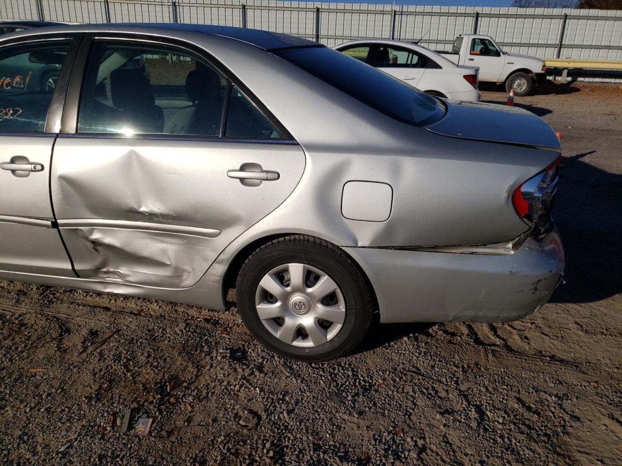 Photo 9 from auction – 2003 TOYOTA CAMRY LE with VIN 4T1BE32K33U147268