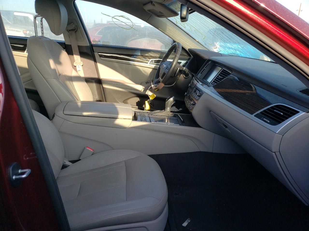 Photo 5 from auction – 2015 HYUNDAI GENESIS 3. with VIN KMHGN4JE7FU034287