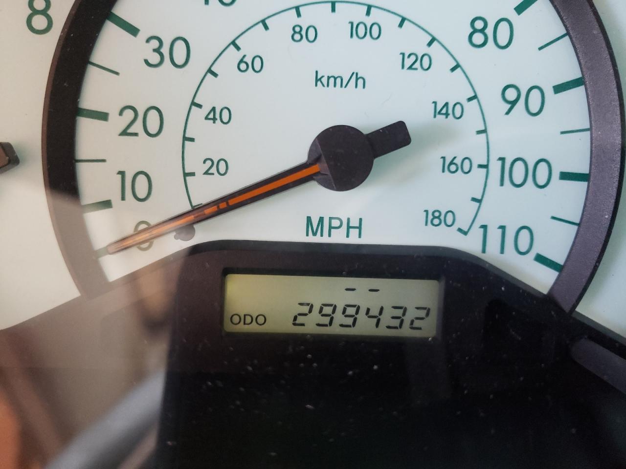 Foto 8 de la subasta – 2003 TOYOTA COROLLA CE con VIN JTDBR32E230036592