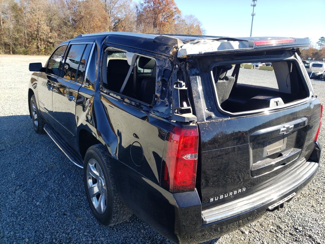 Photo 9 from auction – 2016 CHEVROLET SUBURBAN K with VIN 1GNSKJKC8GR301449
