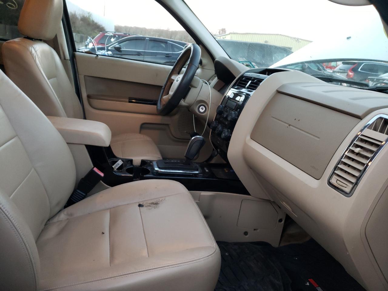 Photo 5 from auction – 2009 FORD ESCAPE LIM with VIN 1FMCU94G59KC34838