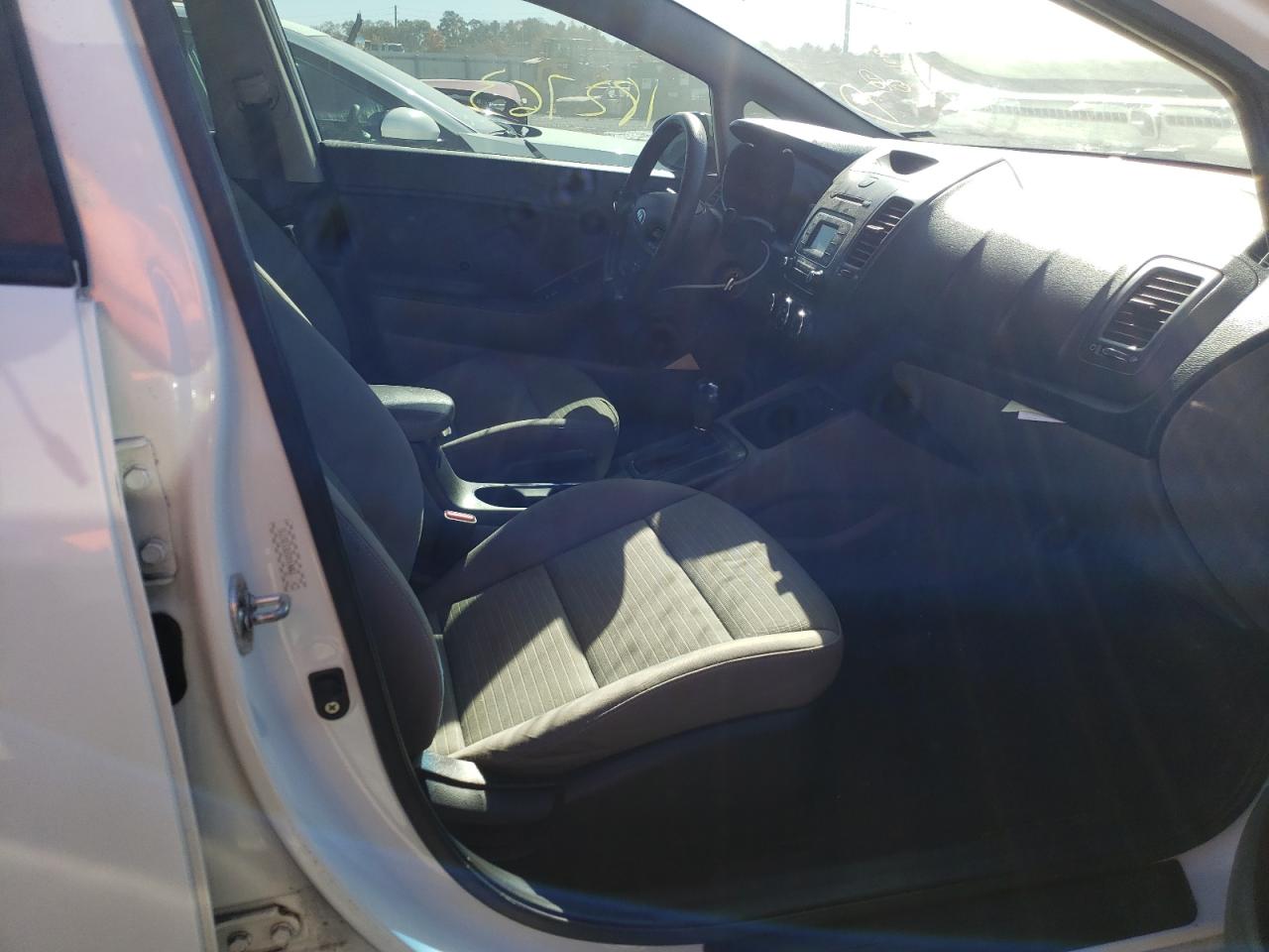 Photo 5 from auction – 2014 KIA FORTE LX with VIN KNAFX4A69E5187715