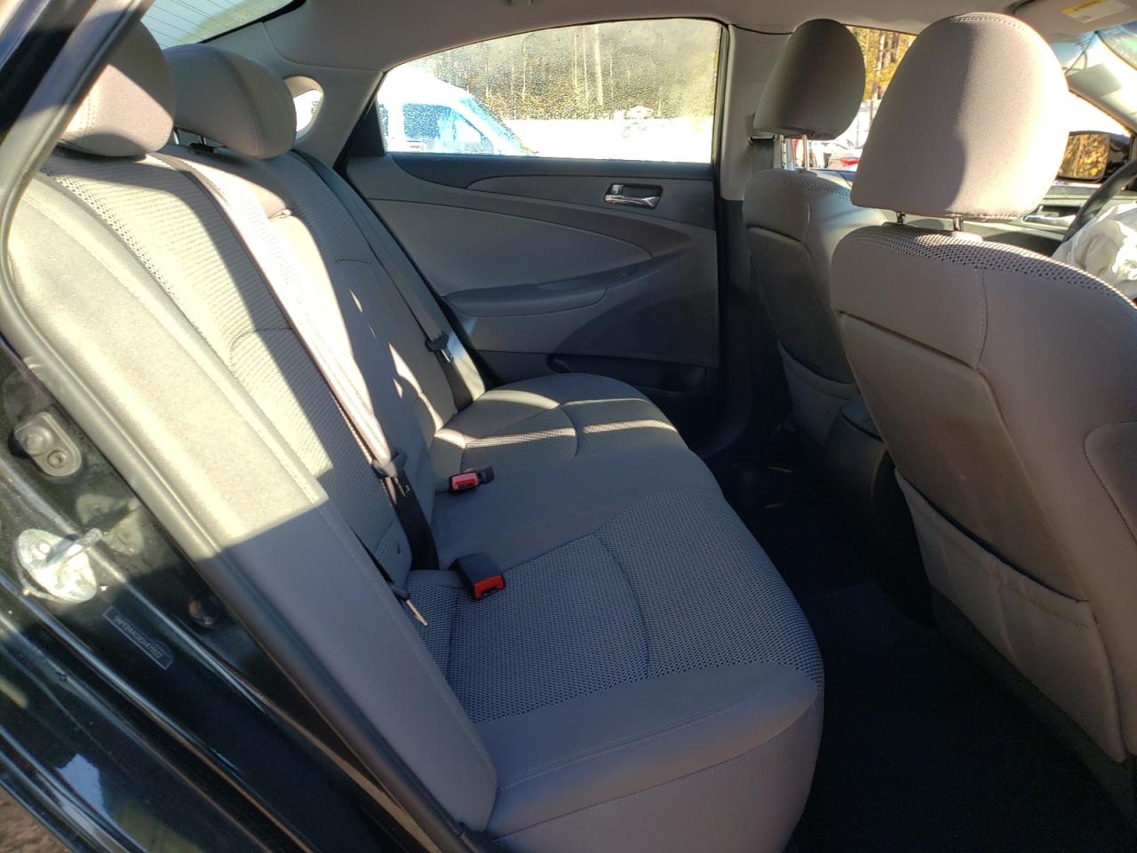 Photo 6 from auction – 2012 HYUNDAI SONATA GLS with VIN 5NPEB4AC0CH471122