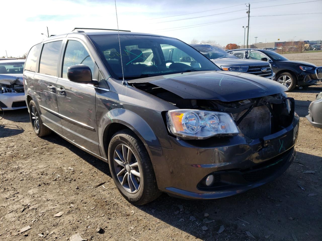 DODGE GRAND CARA 2017 with VIN 2C4RDGCG4HR590203 - Photo from auction