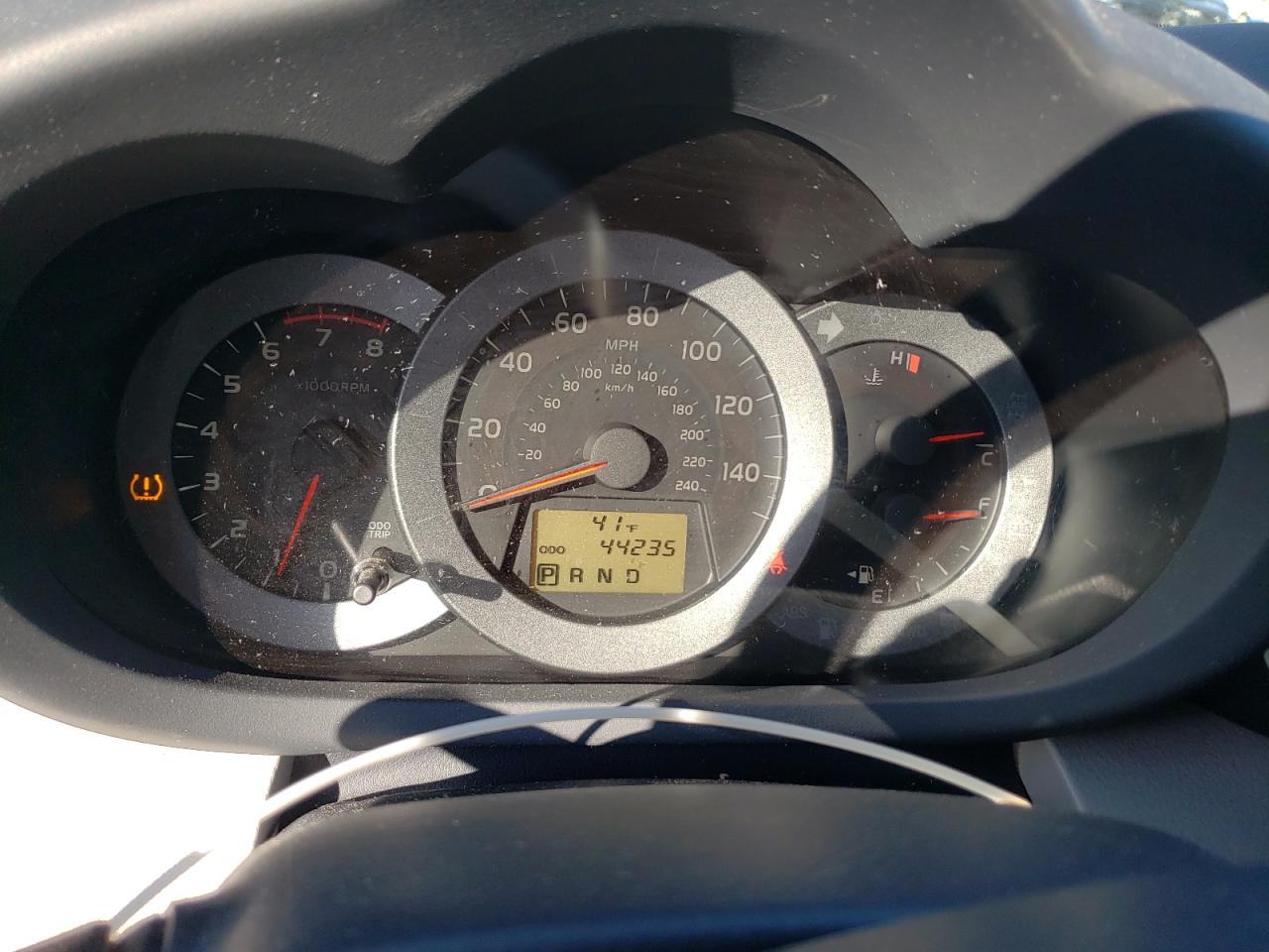 Photo 8 from auction – 2011 TOYOTA RAV4 with VIN JTMBK4DV5BD018344
