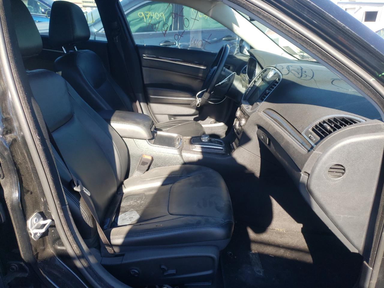Photo 5 from auction – 2015 CHRYSLER 300 LIMITE with VIN 2C3CCAAG0FH766521