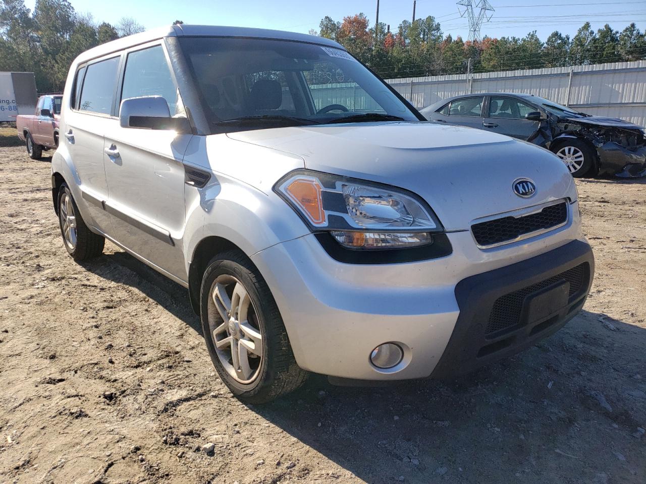Снимка 1 от търг – 2011 KIA SOUL + с VIN KNDJT2A28B7717618
