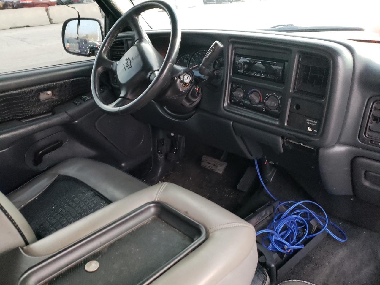 Photo 9 from auction – 2002 CHEVROLET SILVERADO with VIN 1GCEC19T82Z231467