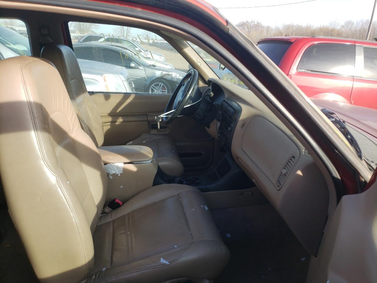 Photo 5 from auction – 1999 FORD EXPLORER with VIN 1FMZU24E6XUA09569