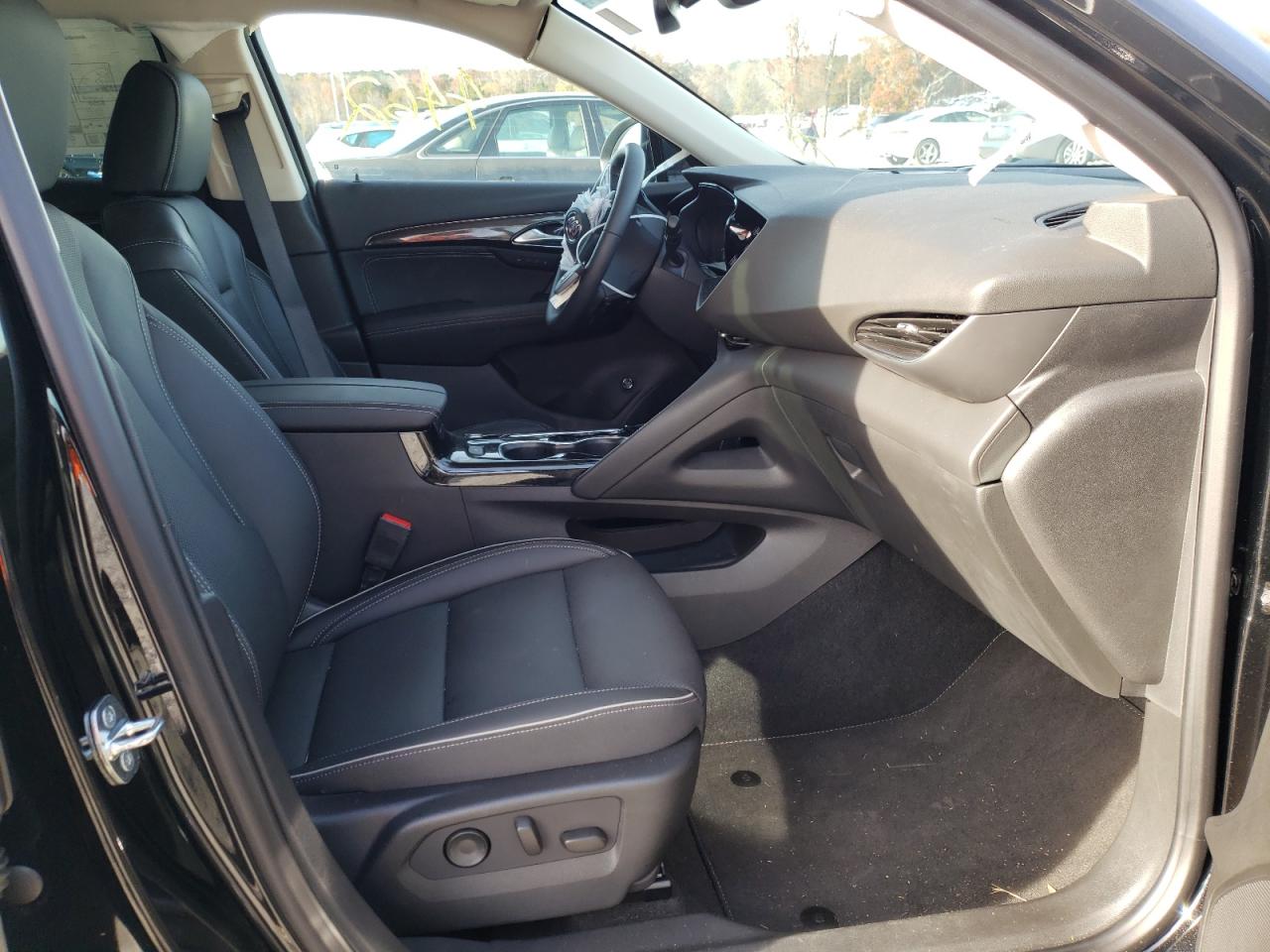 Photo 5 from auction – 2021 BUICK ENVISION E with VIN LRBFZNR40MD140839