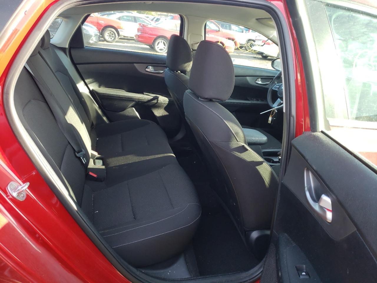 Photo 6 from auction – 2019 KIA FORTE FE with VIN 3KPF24AD7KE059716