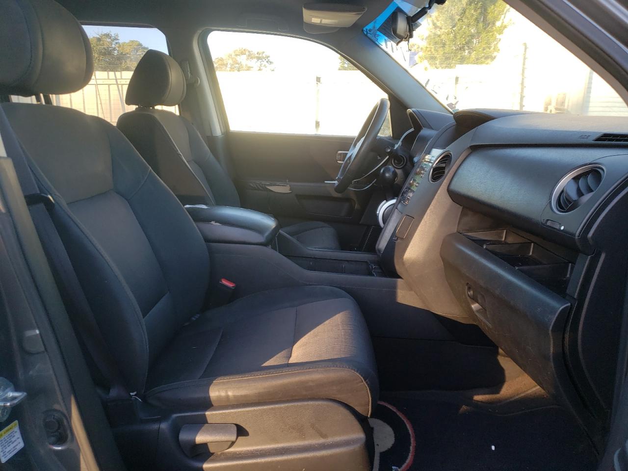 Photo 5 from auction – 2011 HONDA PILOT EX with VIN 5FNYF3H45BB007413