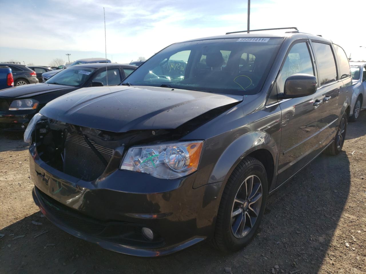 Photo 2 from auction – 2017 DODGE GRAND CARA with VIN 2C4RDGCG4HR590203