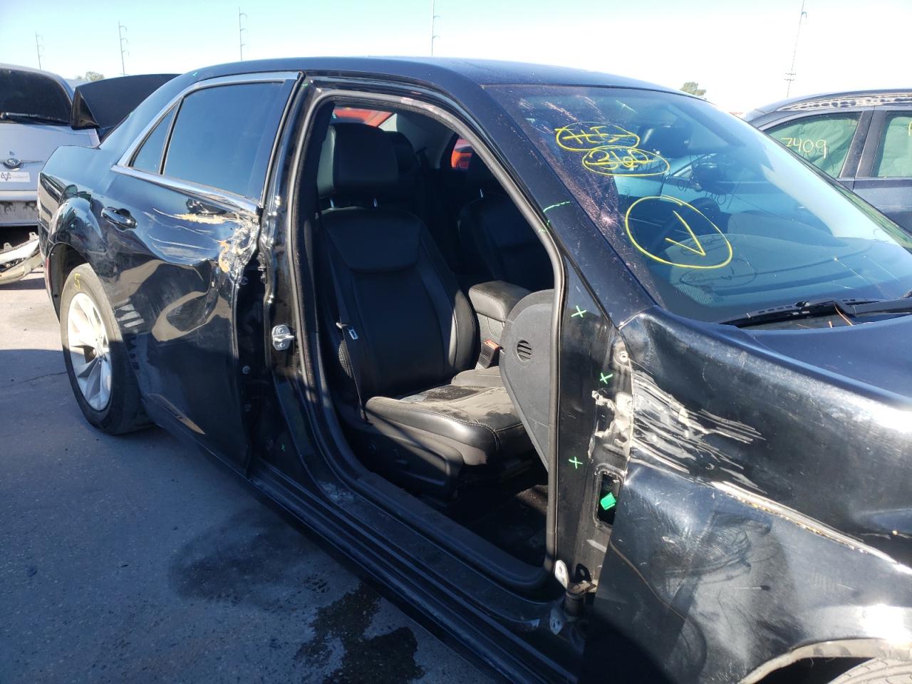 Photo 9 from auction – 2015 CHRYSLER 300 LIMITE with VIN 2C3CCAAG0FH766521