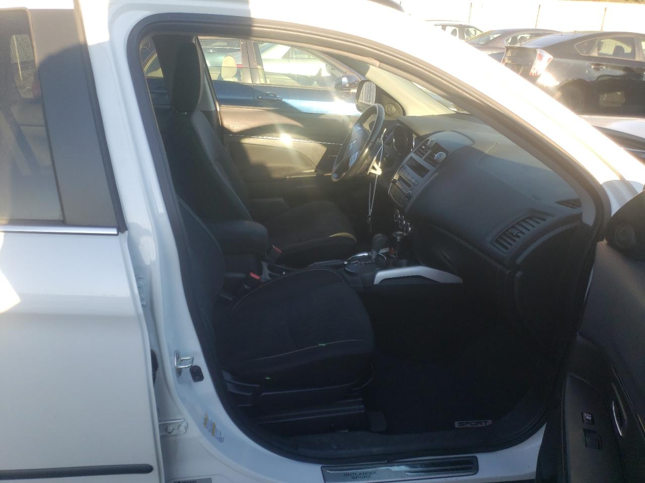 Photo 5 from auction – 2013 MITSUBISHI OUTLANDER with VIN 4A4AR5AU7DE025133