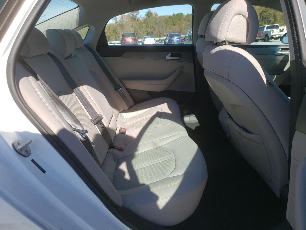 Photo 6 from auction – 2015 HYUNDAI SONATA SE with VIN 5NPE24AF5FH061382