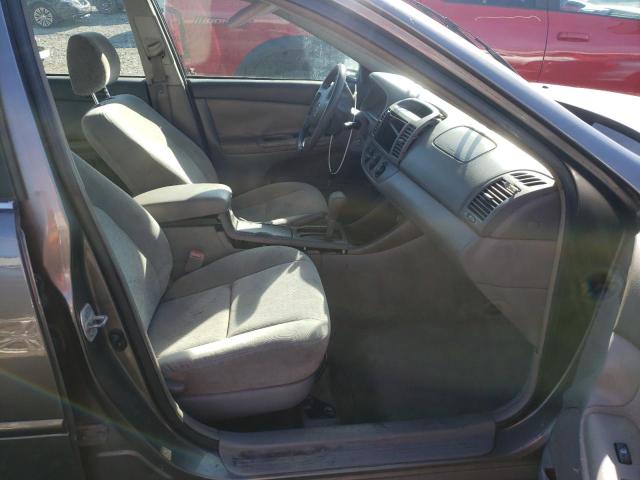 Photo 5 from auction – 2004 TOYOTA CAMERY with VIN 4T1BE32K34U881264