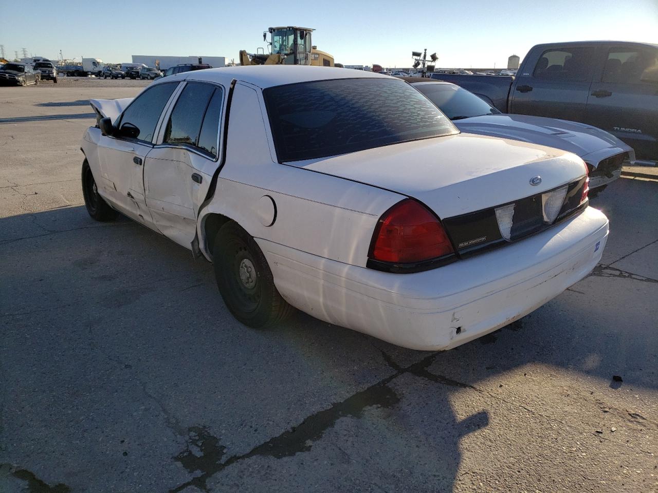 Photo 3 from auction – 2002 FORD CROWN VICT with VIN 2FAFP71W62X144678