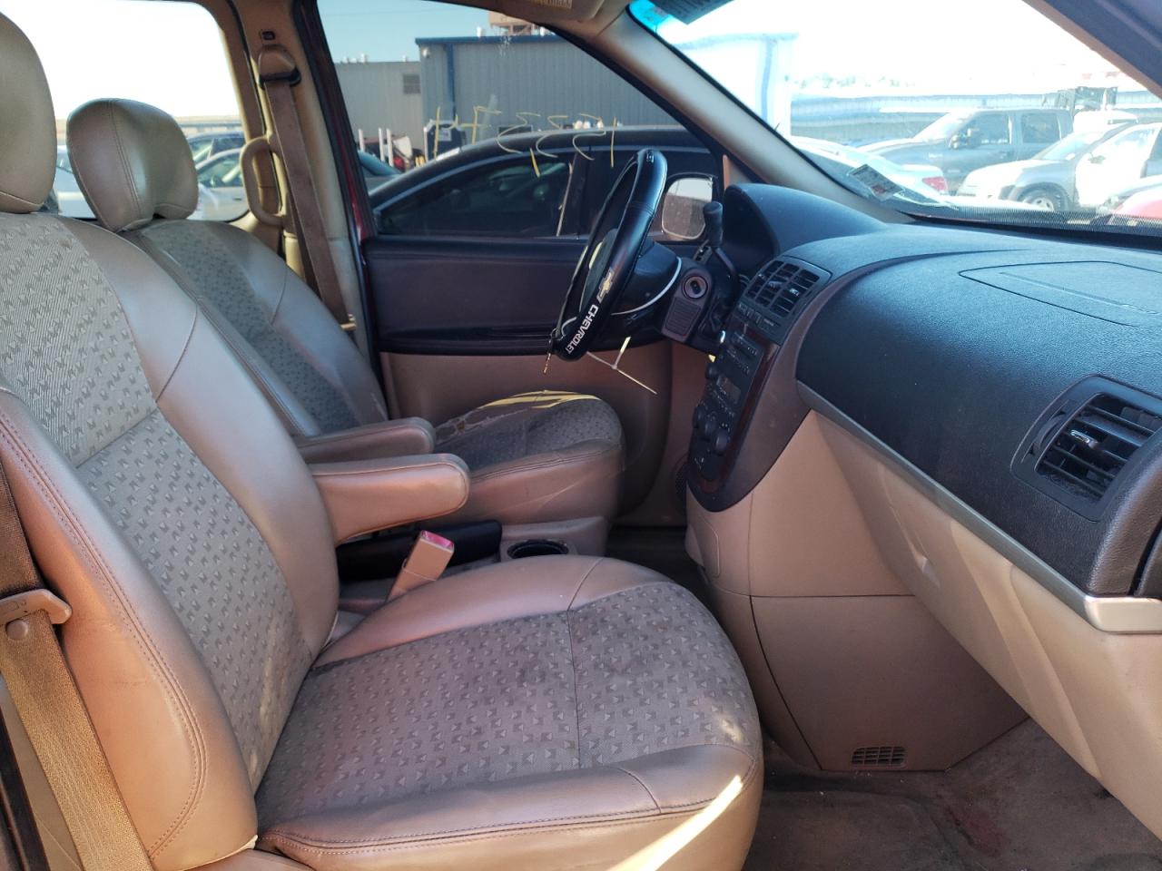 Photo 5 from auction – 2005 CHEVROLET UPLANDER L with VIN 1GNDV23L45D141844