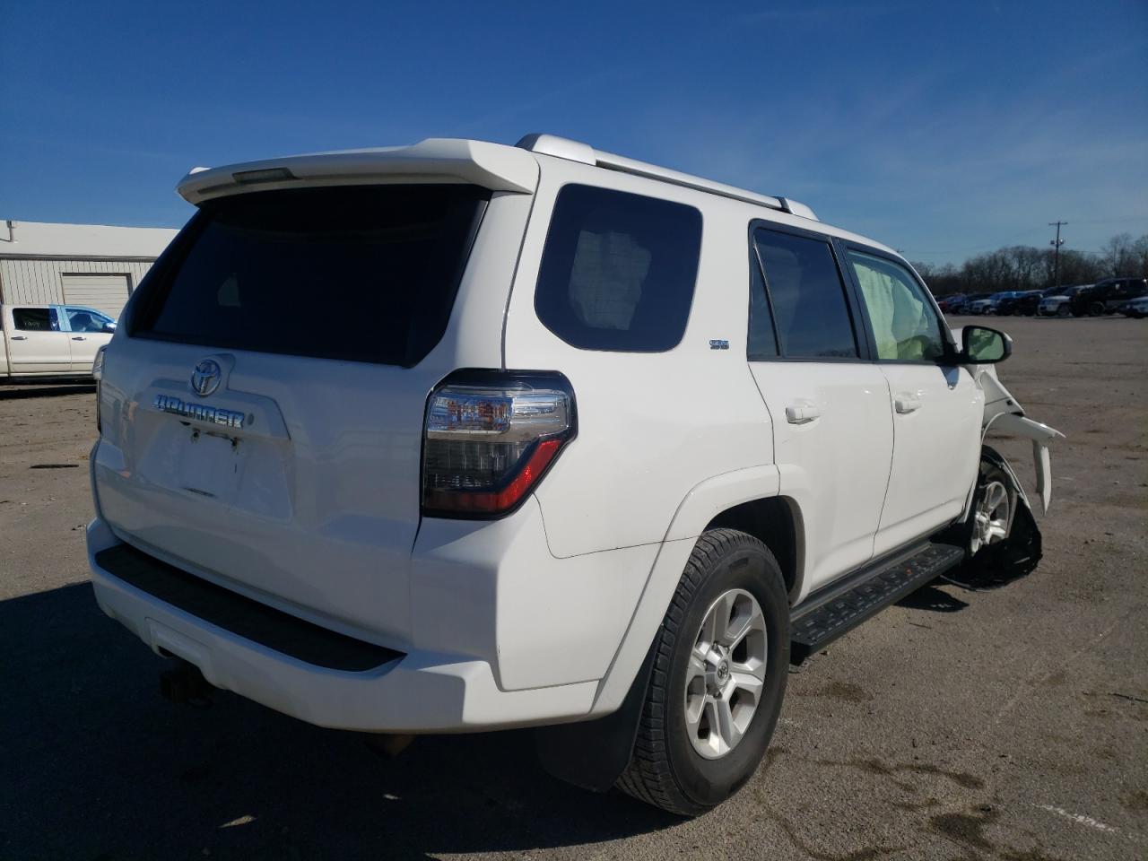Photo 4 from auction – 2014 TOYOTA 4RUNNER SR with VIN JTEBU5JR2E5151466