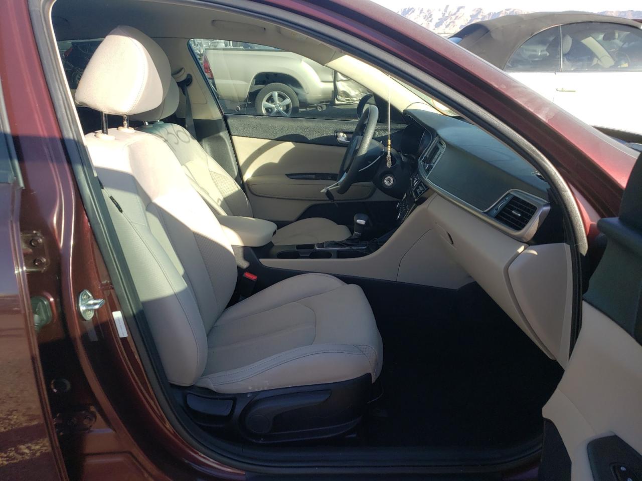 Photo 5 from auction – 2016 KIA OPTIMA LX with VIN 5XXGT4L33GG117244