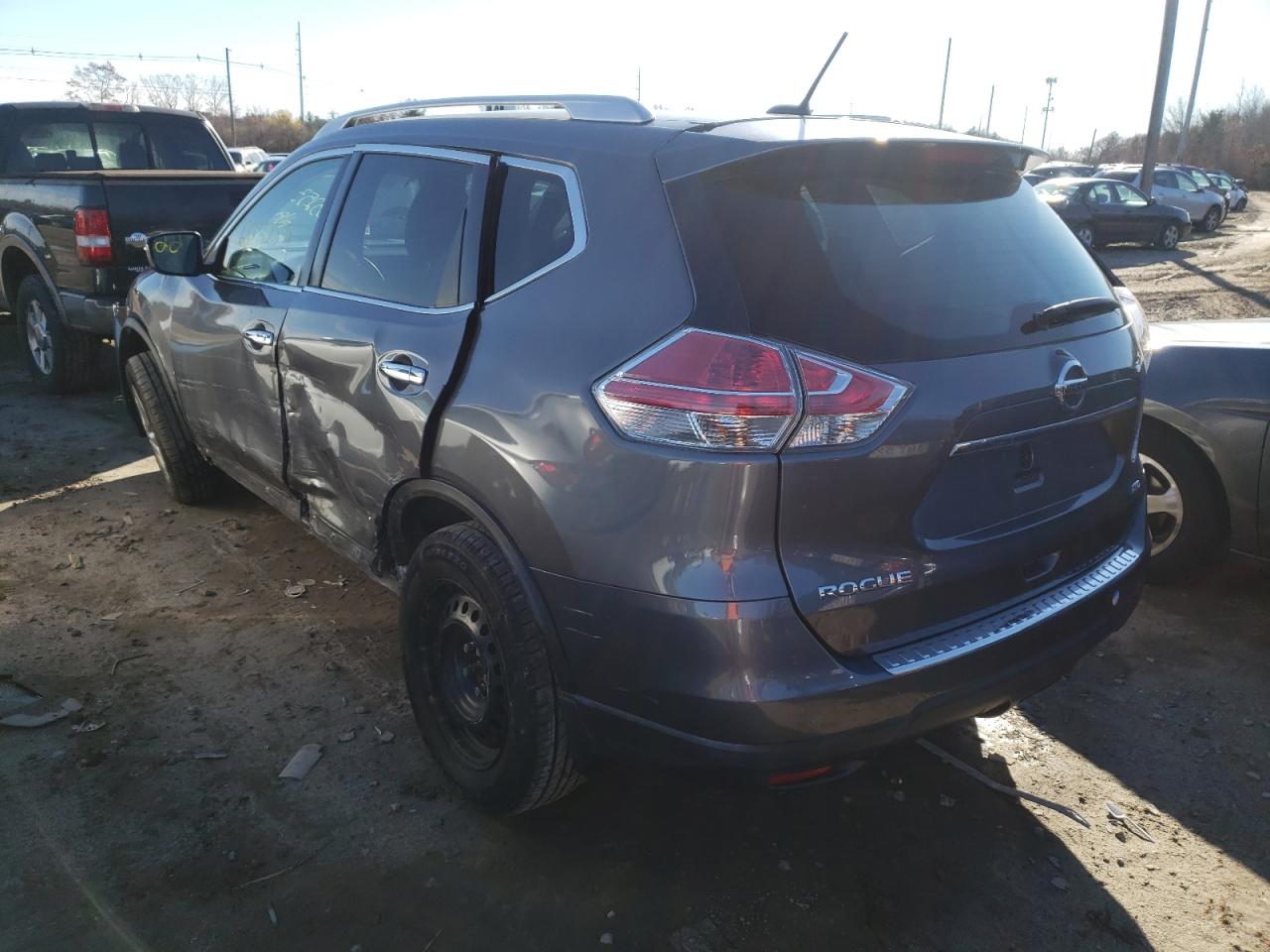 Photo 3 from auction – 2016 NISSAN ROGUE S with VIN KNMAT2MV7GP728915