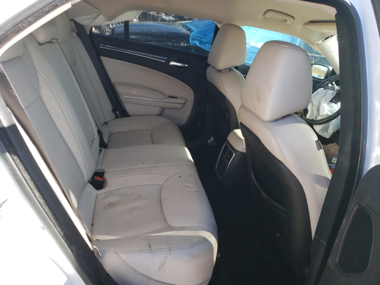 Photo 6 from auction – 2015 CHRYSLER 300 LIMITE with VIN 2C3CCAAGXFH894264