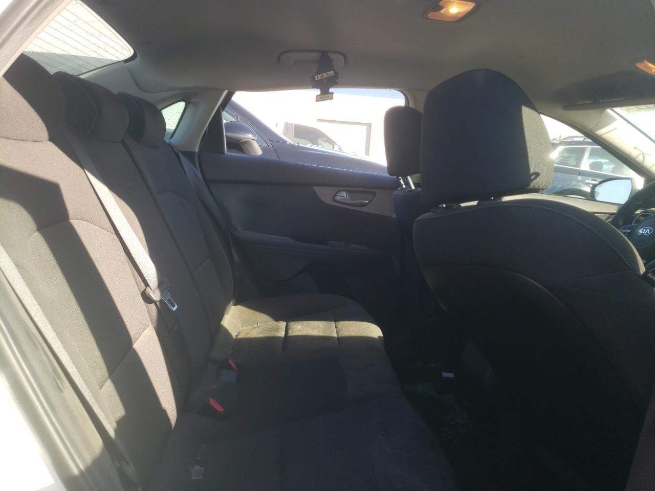 Photo 6 from auction – 2019 KIA FORTE FE with VIN 3KPF24AD9KE070894
