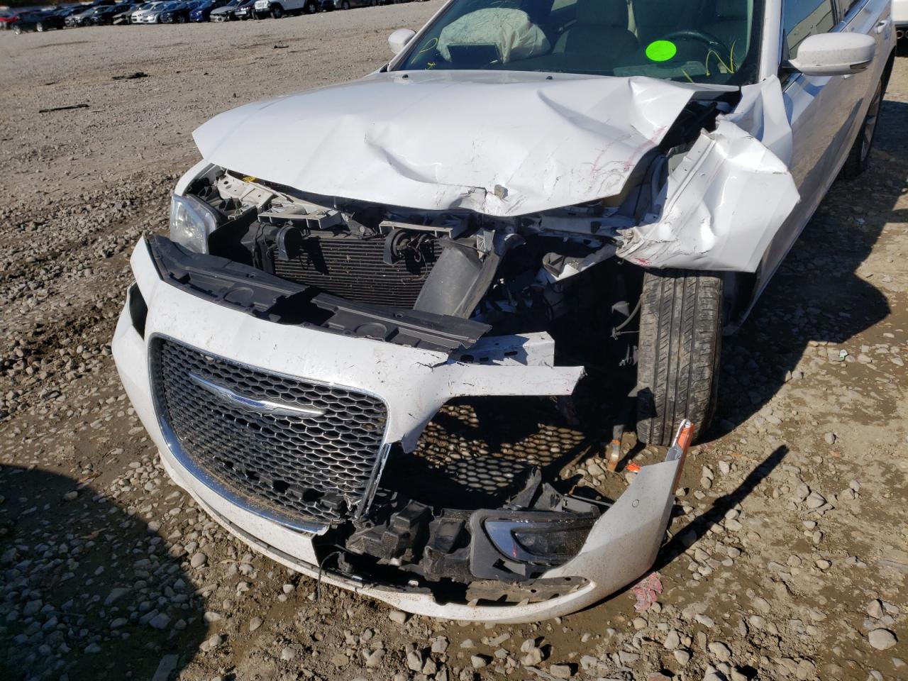 Photo 9 from auction – 2015 CHRYSLER 300 LIMITE with VIN 2C3CCAAGXFH894264