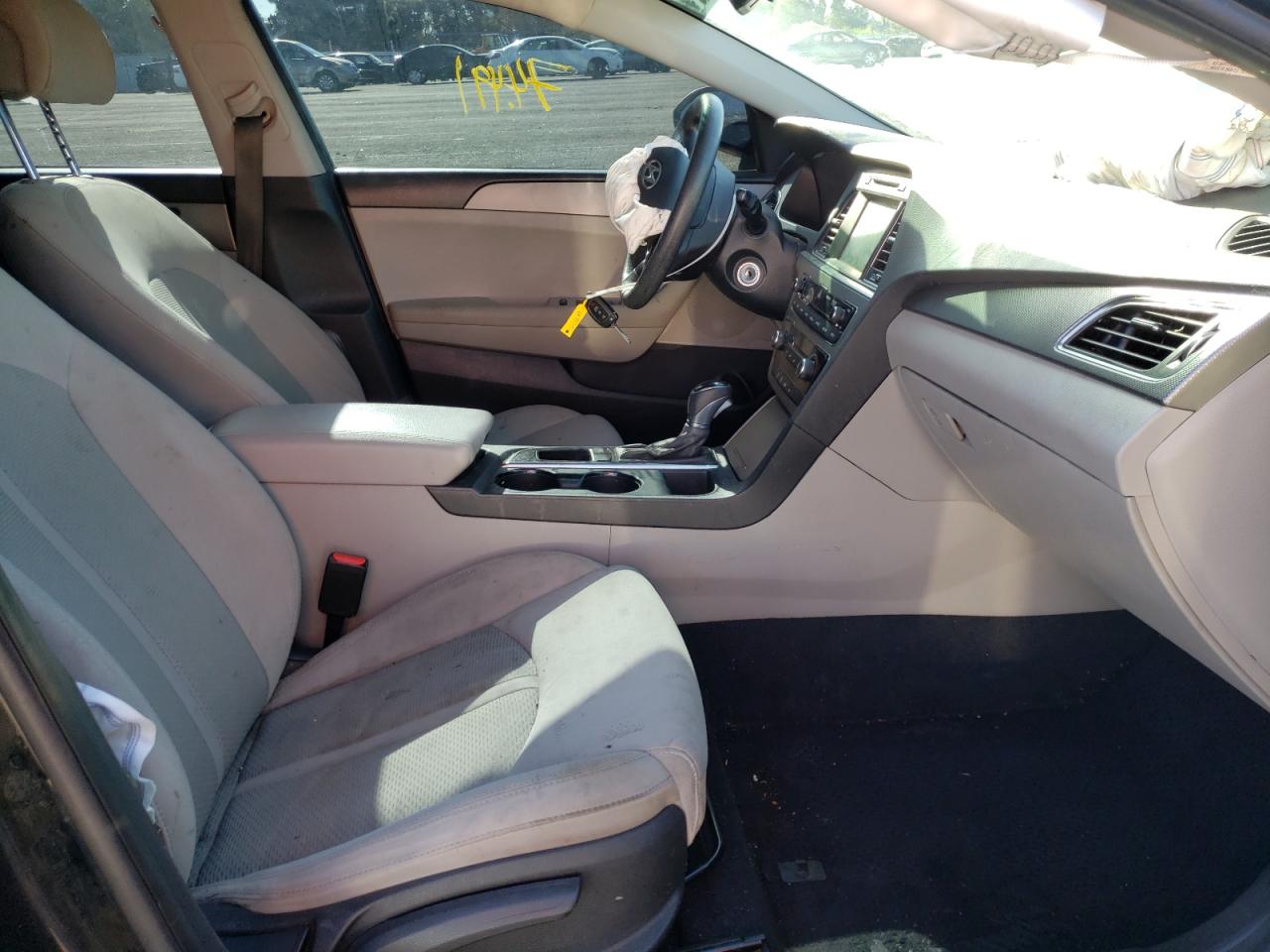 Photo 5 from auction – 2016 HYUNDAI SONATA SE with VIN 5NPE24AF9GH412747