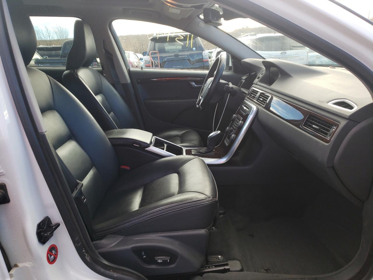 Photo 5 from auction – 2013 VOLVO XC70 T6 with VIN YV4902BZ5D1166879