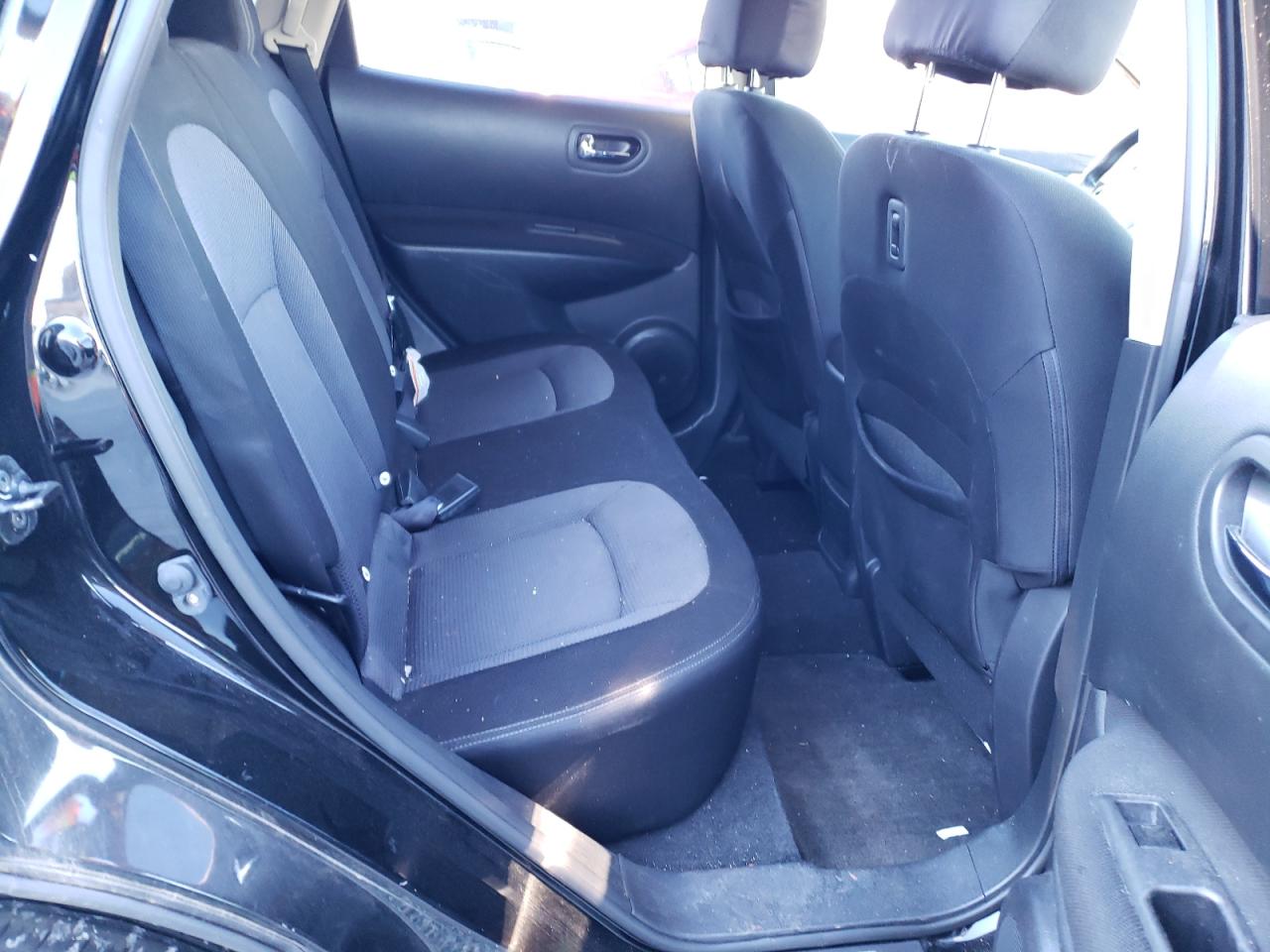 Photo 6 from auction – 2013 NISSAN ROGUE S with VIN JN8AS5MT7DW505797