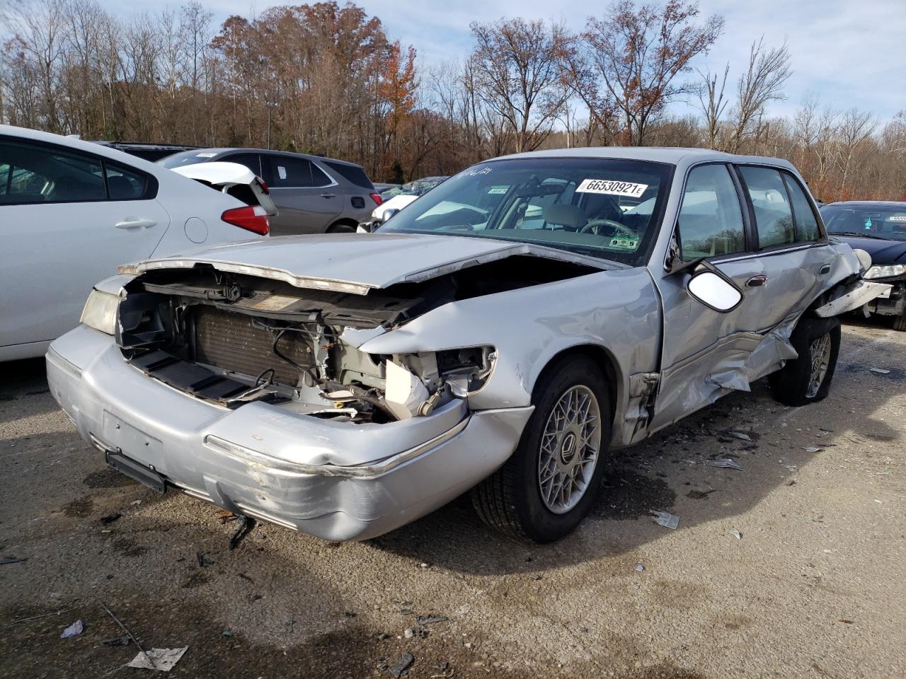 Photo 2 from auction – 2001 MERCURY GRAND MARQ with VIN 2MEFM74W81X621185