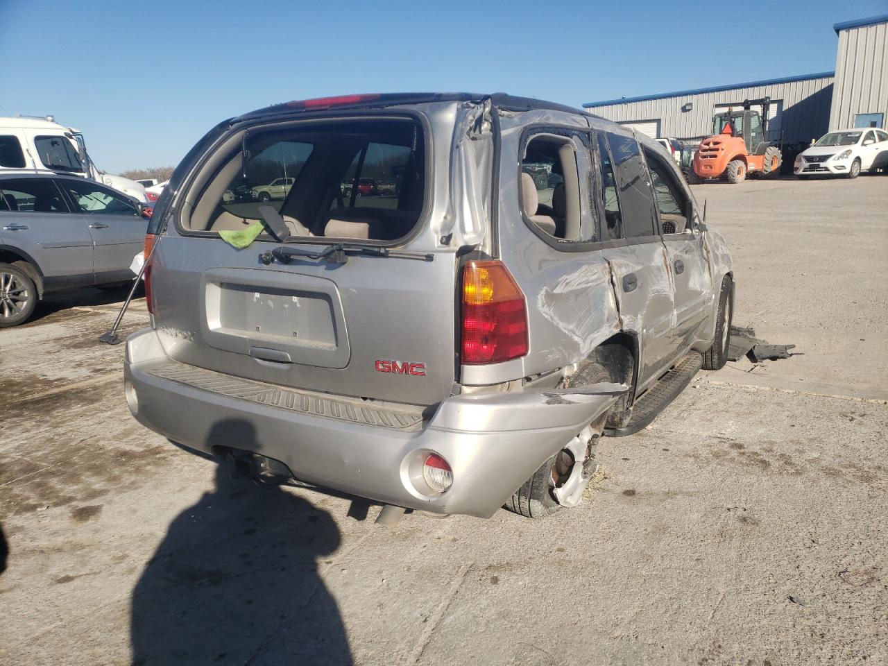 Photo 4 from auction – 2004 GMC ENVOY with VIN 1GKDS13S842133151