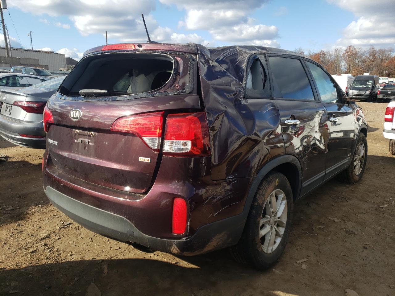 Photo 4 from auction – 2014 KIA SORENTO LX with VIN 5XYKTCA63EG459755