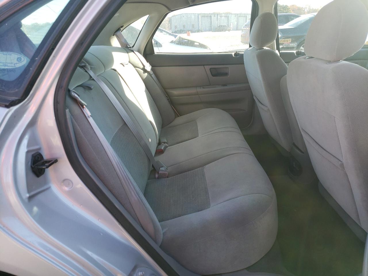 Foto 6 de la subasta – 2003 FORD TAURUS SES con VIN 1FAFP55U33G261932